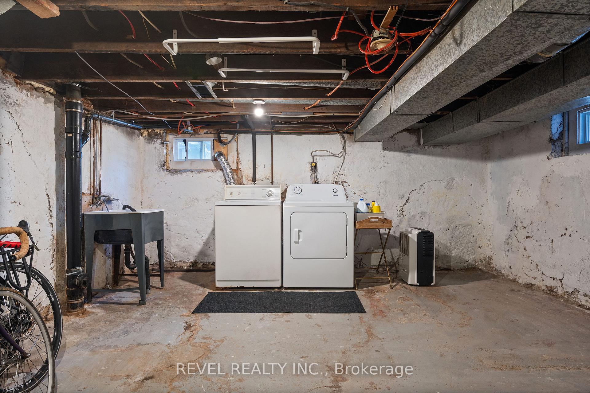 Photo 43 of 33 Holton Avenue N, Hamilton, Gibson — HOMEH
