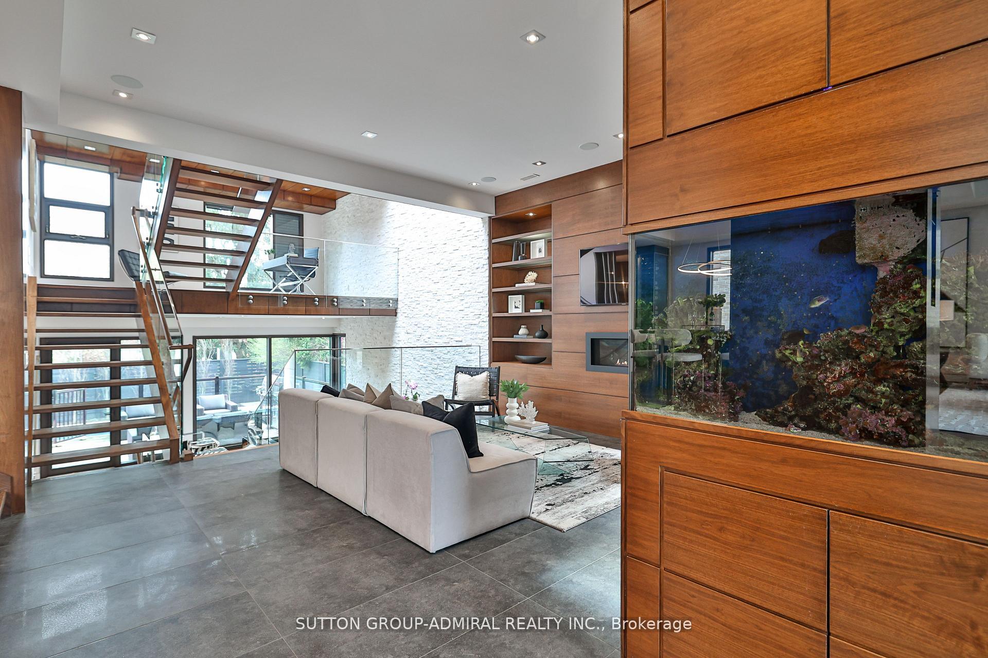 Photo 3 of 415 Douglas Avenue, Toronto, Bedford Park-Nortown — HOMEH