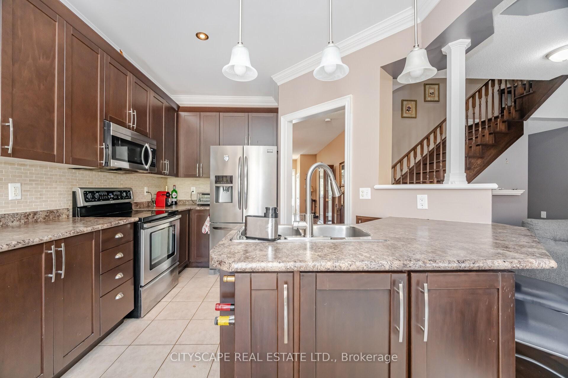 Photo 7 of 19 Windflower Road, Brampton, Northwest Sandalwood Parkway — HOMEH