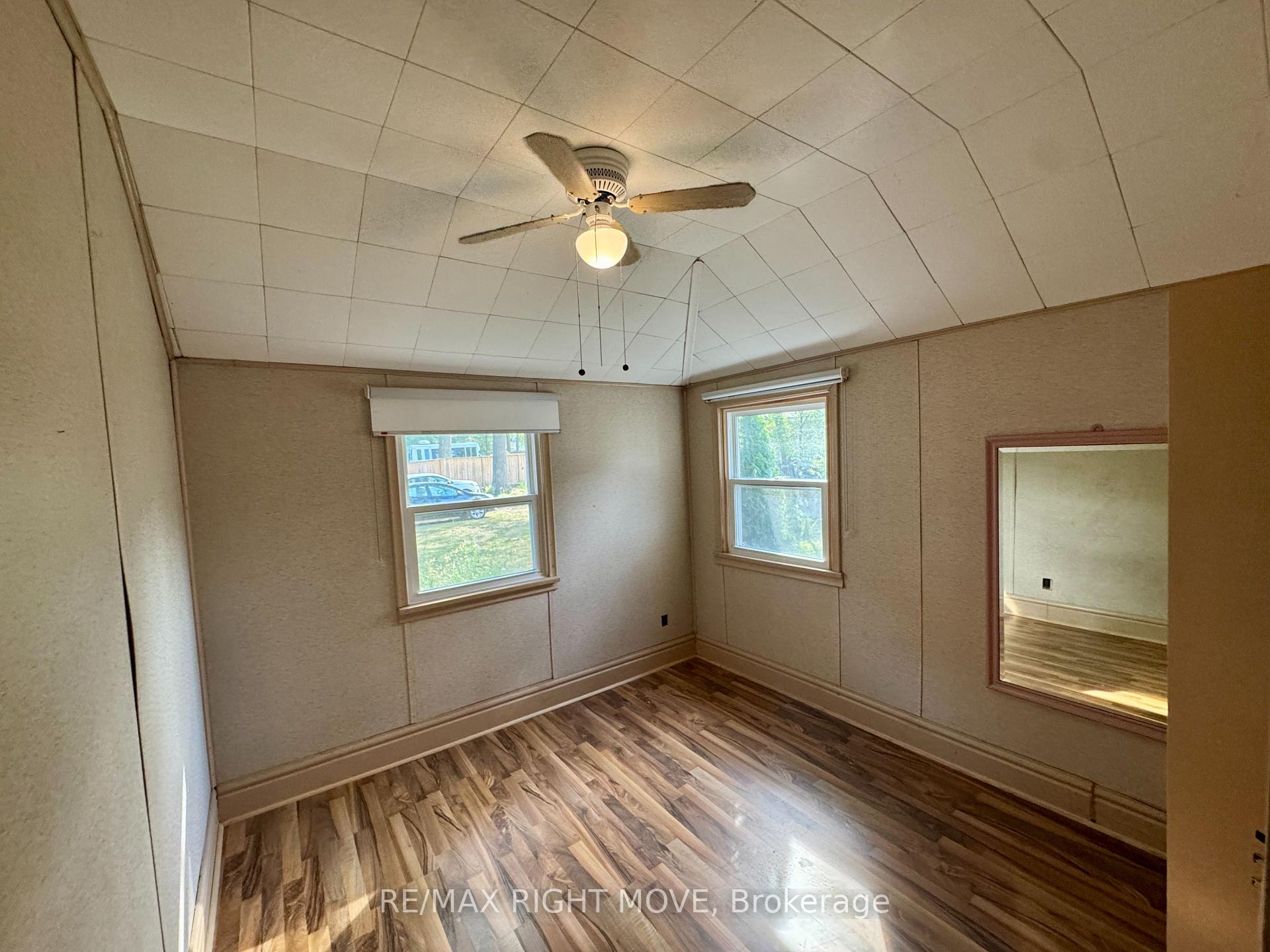 Photo 3 of 993 Mosley Street, Wasaga Beach — HOMEH