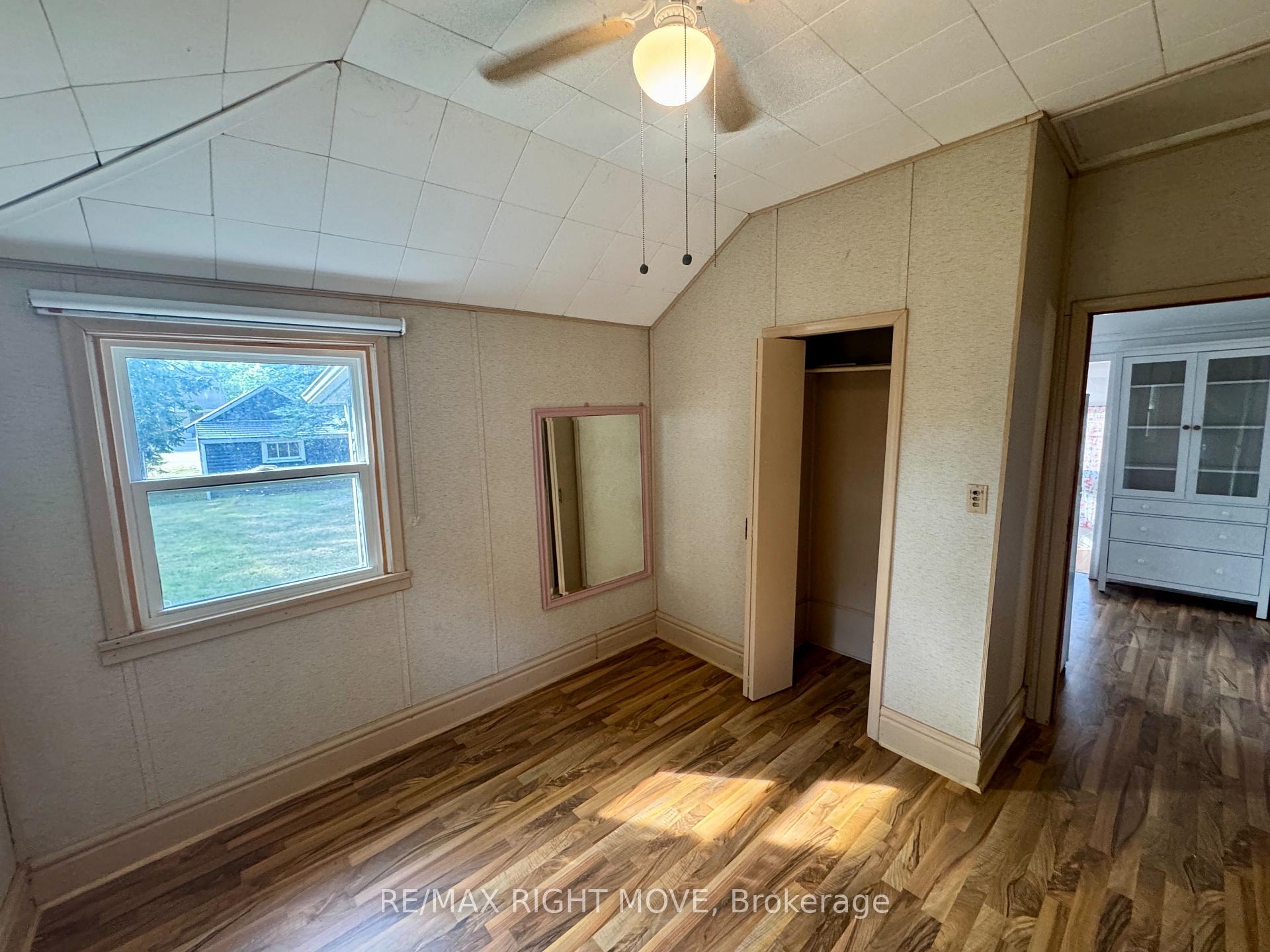 Photo 13 of 993 Mosley Street, Wasaga Beach — HOMEH