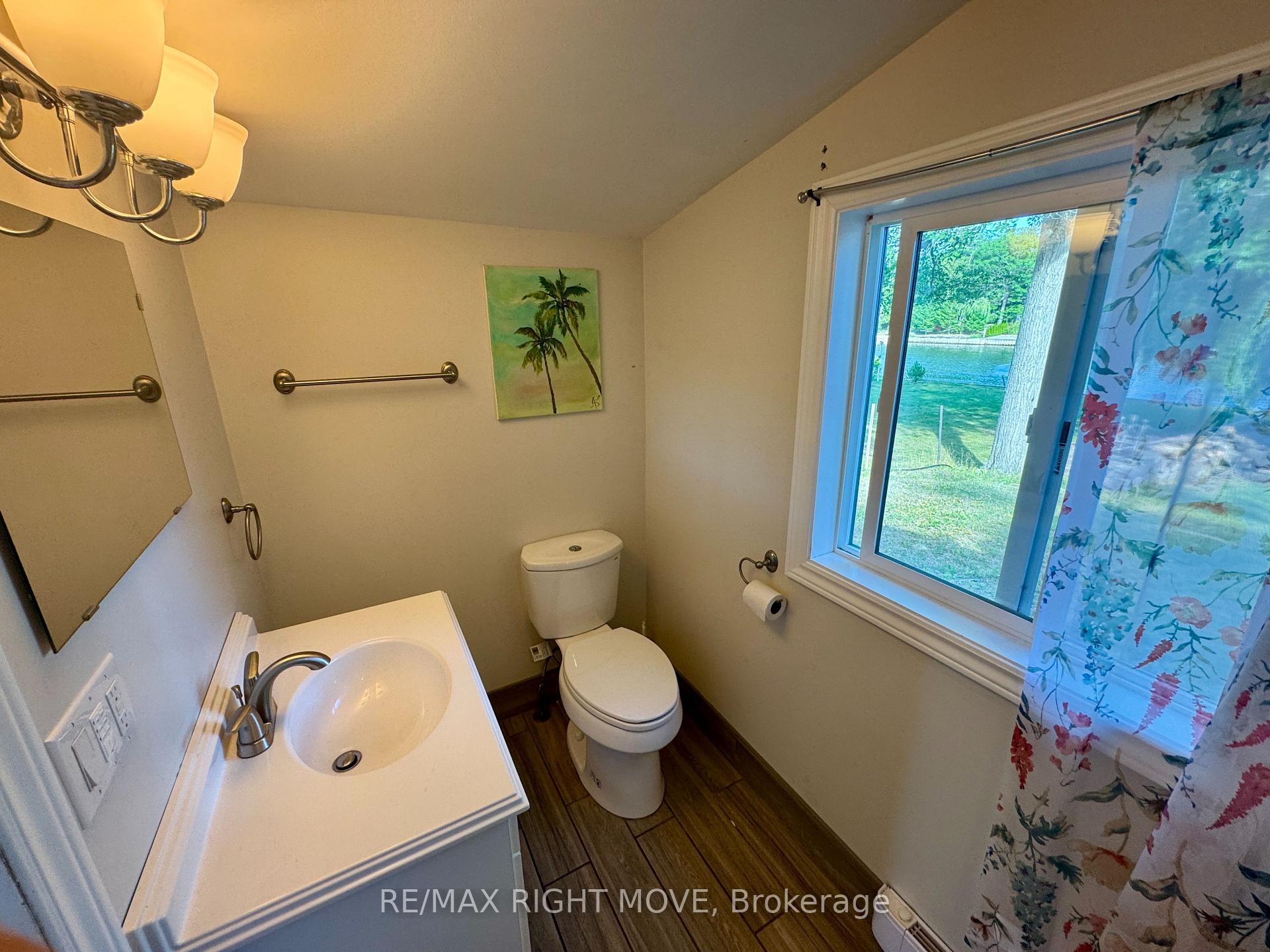 Photo 14 of 993 Mosley Street, Wasaga Beach — HOMEH