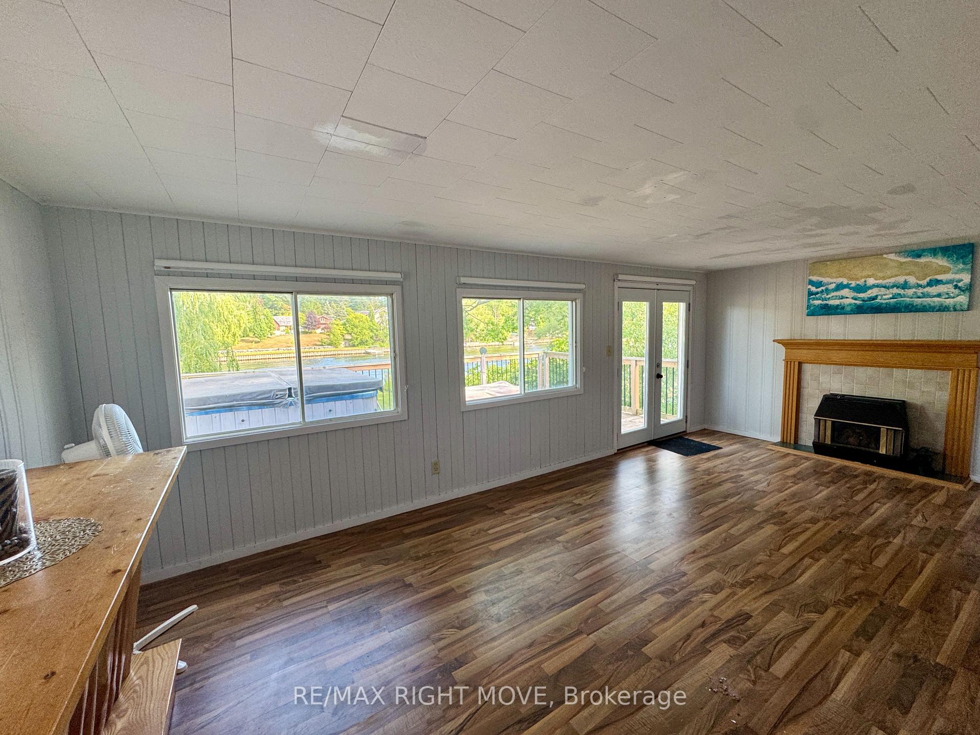 Photo 10 of 993 Mosley Street, Wasaga Beach — HOMEH