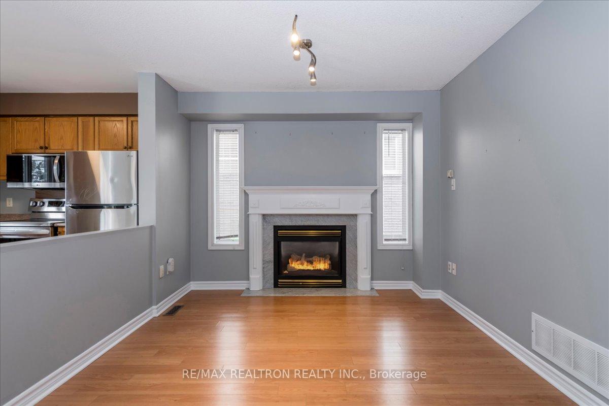 Photo 4 of 64 Stoneybrook Crescent, Barrie, Ardagh — HOMEH