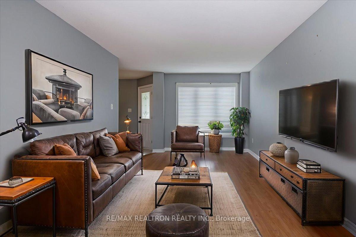 Photo 14 of 64 Stoneybrook Crescent, Barrie, Ardagh — HOMEH