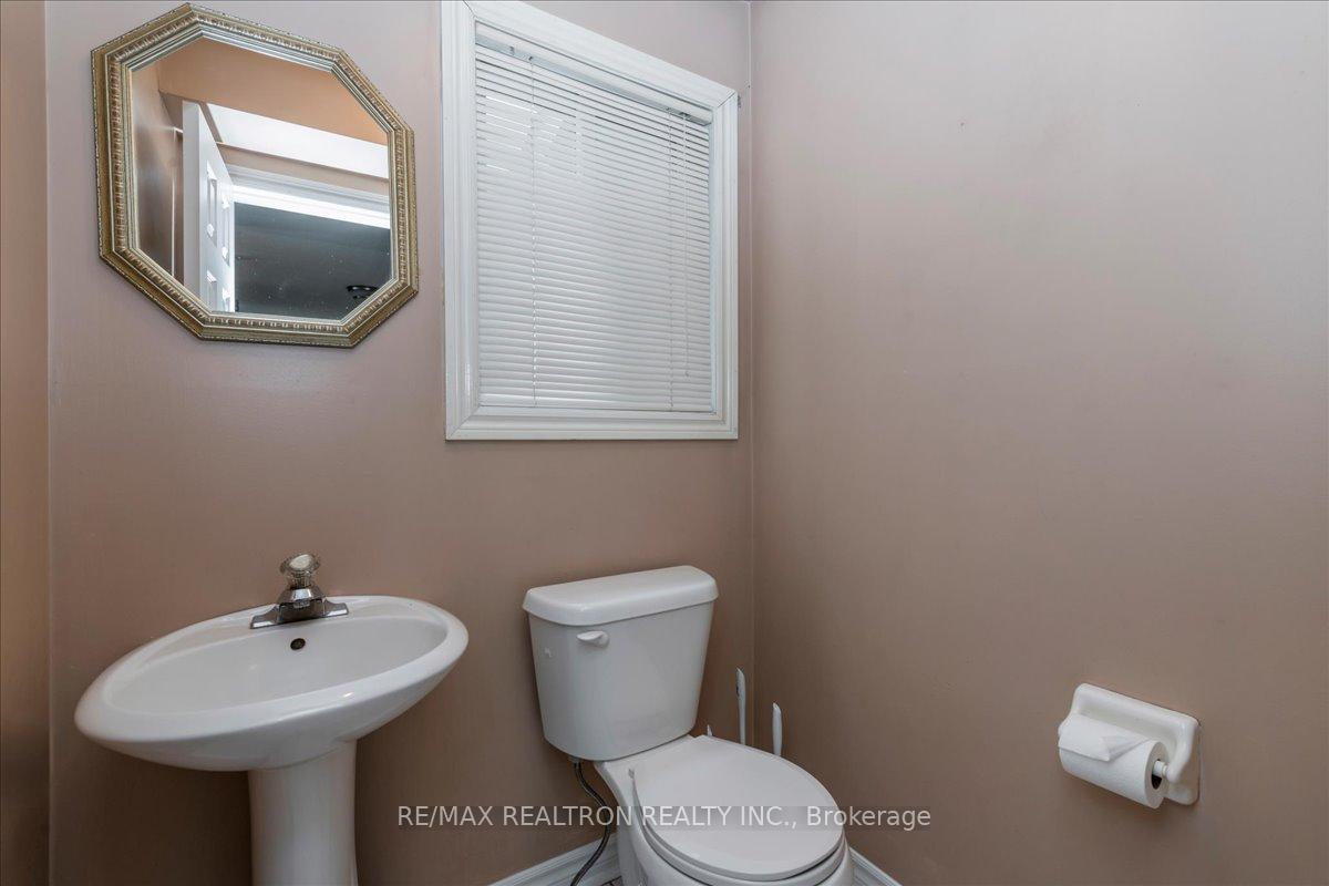 Photo 10 of 64 Stoneybrook Crescent, Barrie, Ardagh — HOMEH