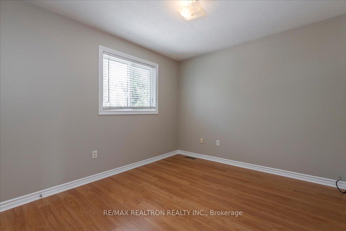 Photo 24 of 64 Stoneybrook Crescent, Barrie, Ardagh — HOMEH