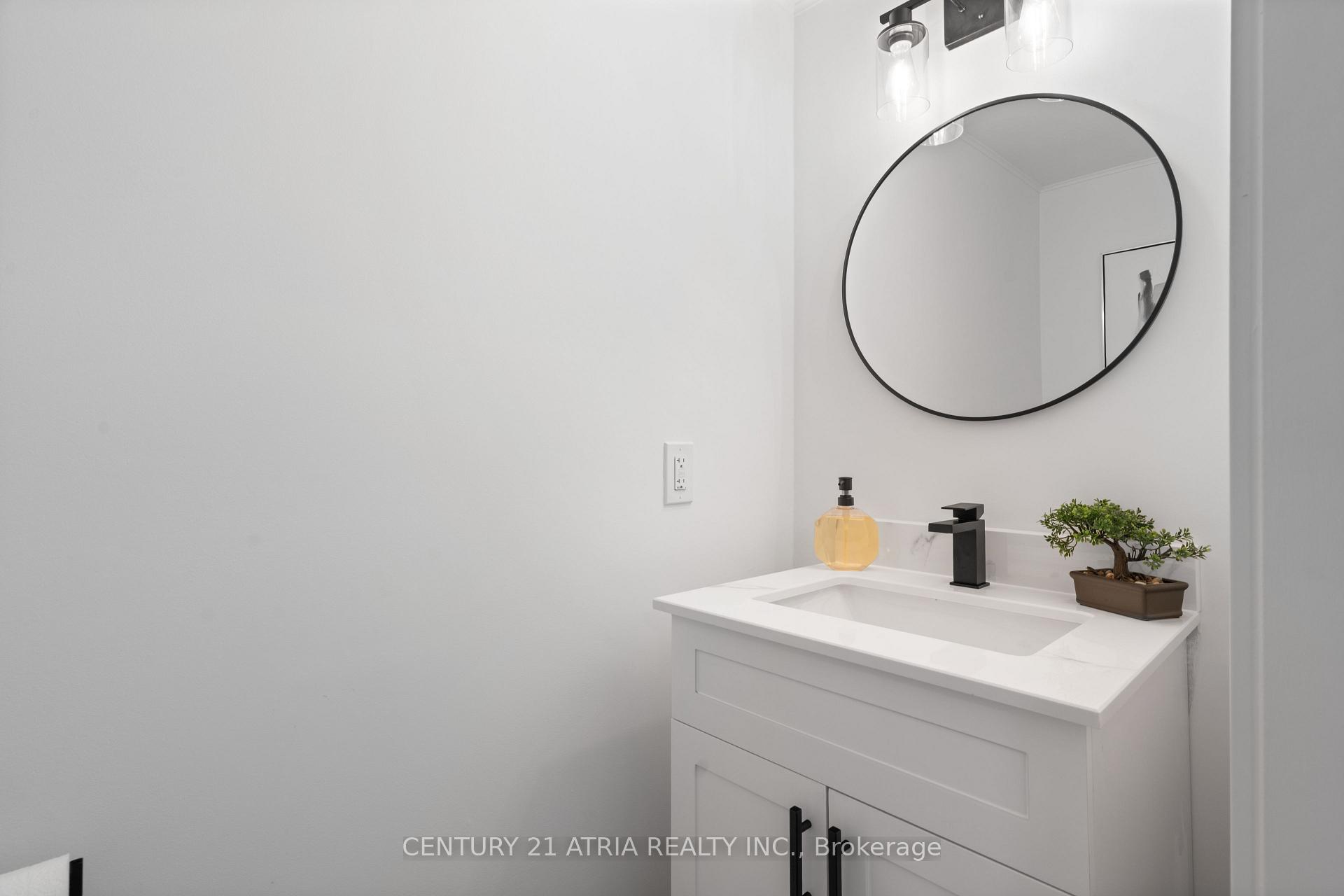 Photo 6 of 15 Dykstra Drive, Barrie, Holly — HOMEH