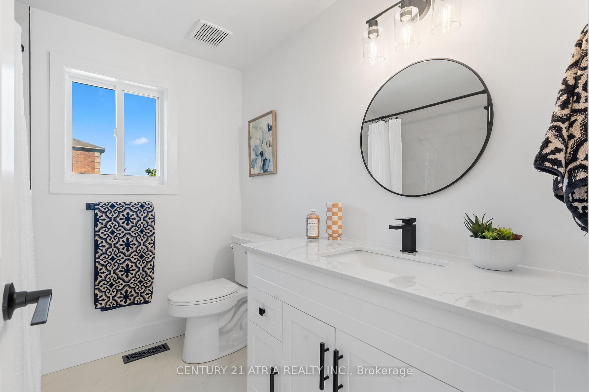 Photo 10 of 15 Dykstra Drive, Barrie, Holly — HOMEH