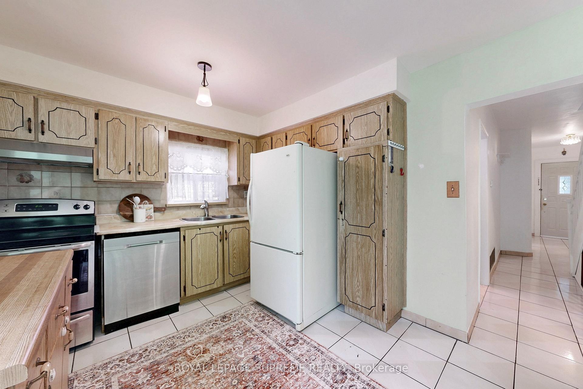 Photo 5 of 354 Winona Drive, Toronto, Oakwood Village — HOMEH