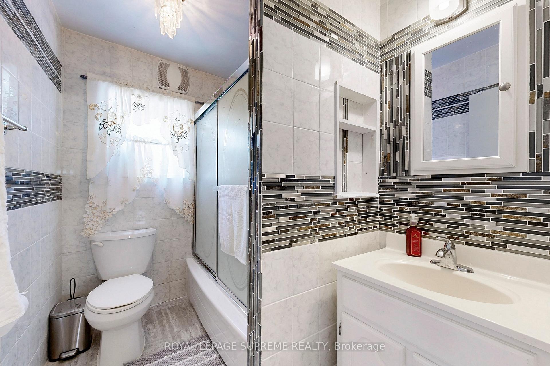 Photo 18 of 354 Winona Drive, Toronto, Oakwood Village — HOMEH