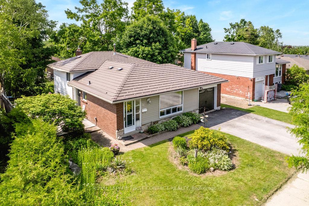 Photo 1 of 33 Roslyn Road, Barrie, Wellington — HOMEH