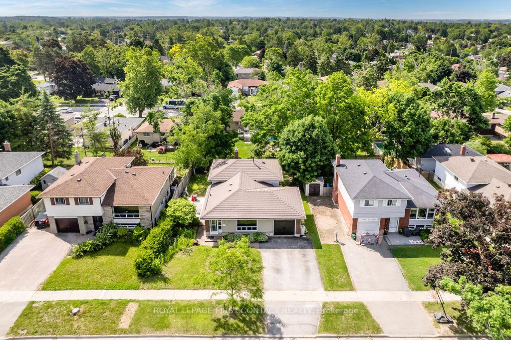 Photo 9 of 33 Roslyn Road, Barrie, Wellington — HOMEH