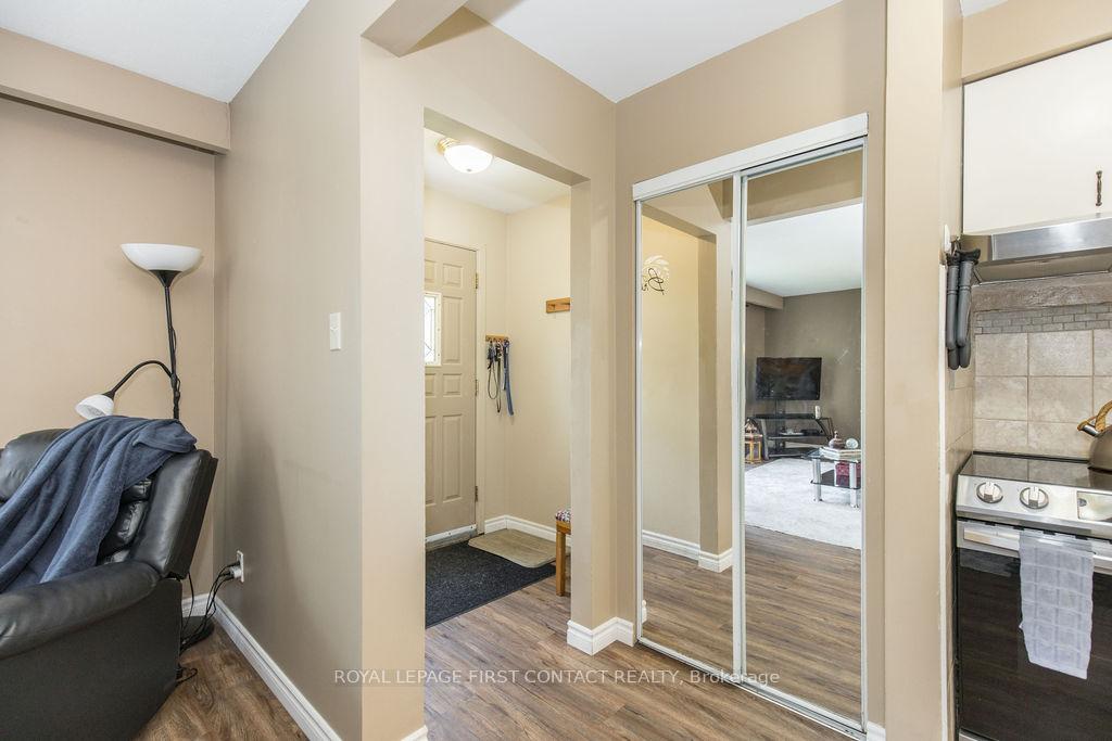 Photo 4 of 33 Roslyn Road, Barrie, Wellington — HOMEH