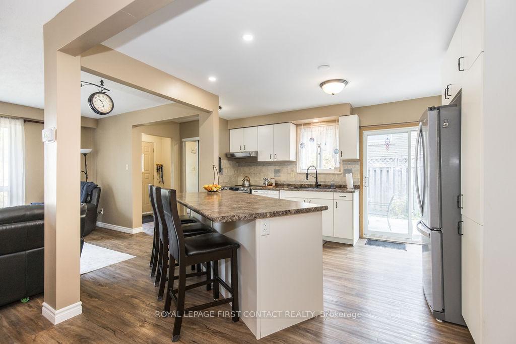 Photo 5 of 33 Roslyn Road, Barrie, Wellington — HOMEH
