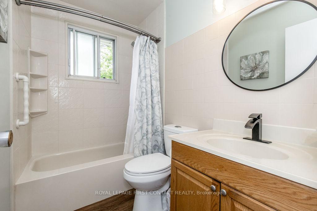 Photo 14 of 33 Roslyn Road, Barrie, Wellington — HOMEH