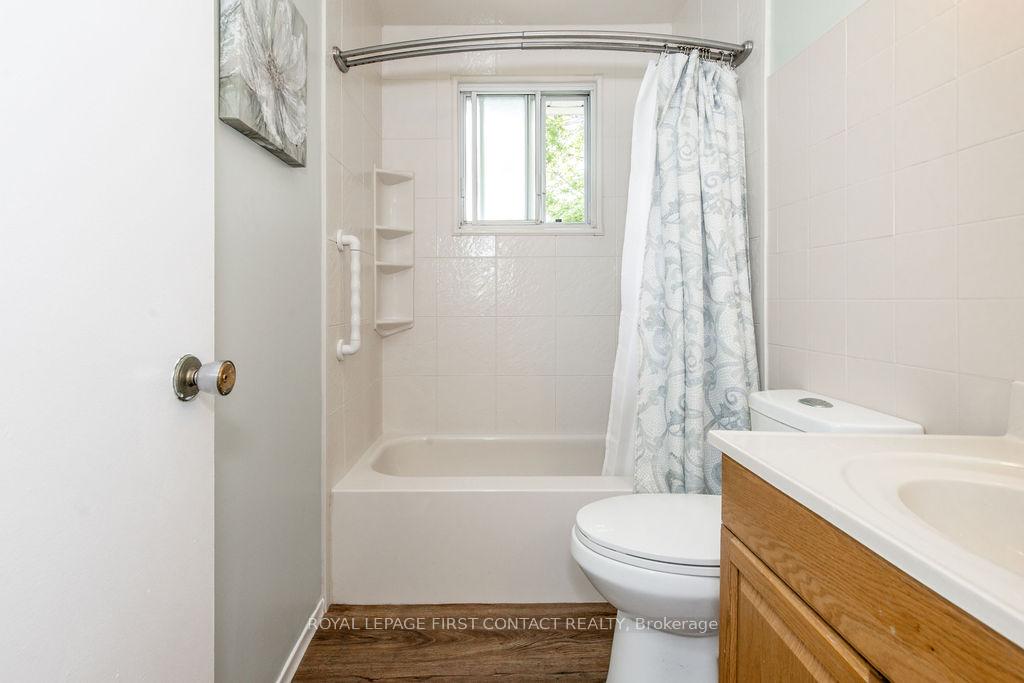 Photo 16 of 33 Roslyn Road, Barrie, Wellington — HOMEH