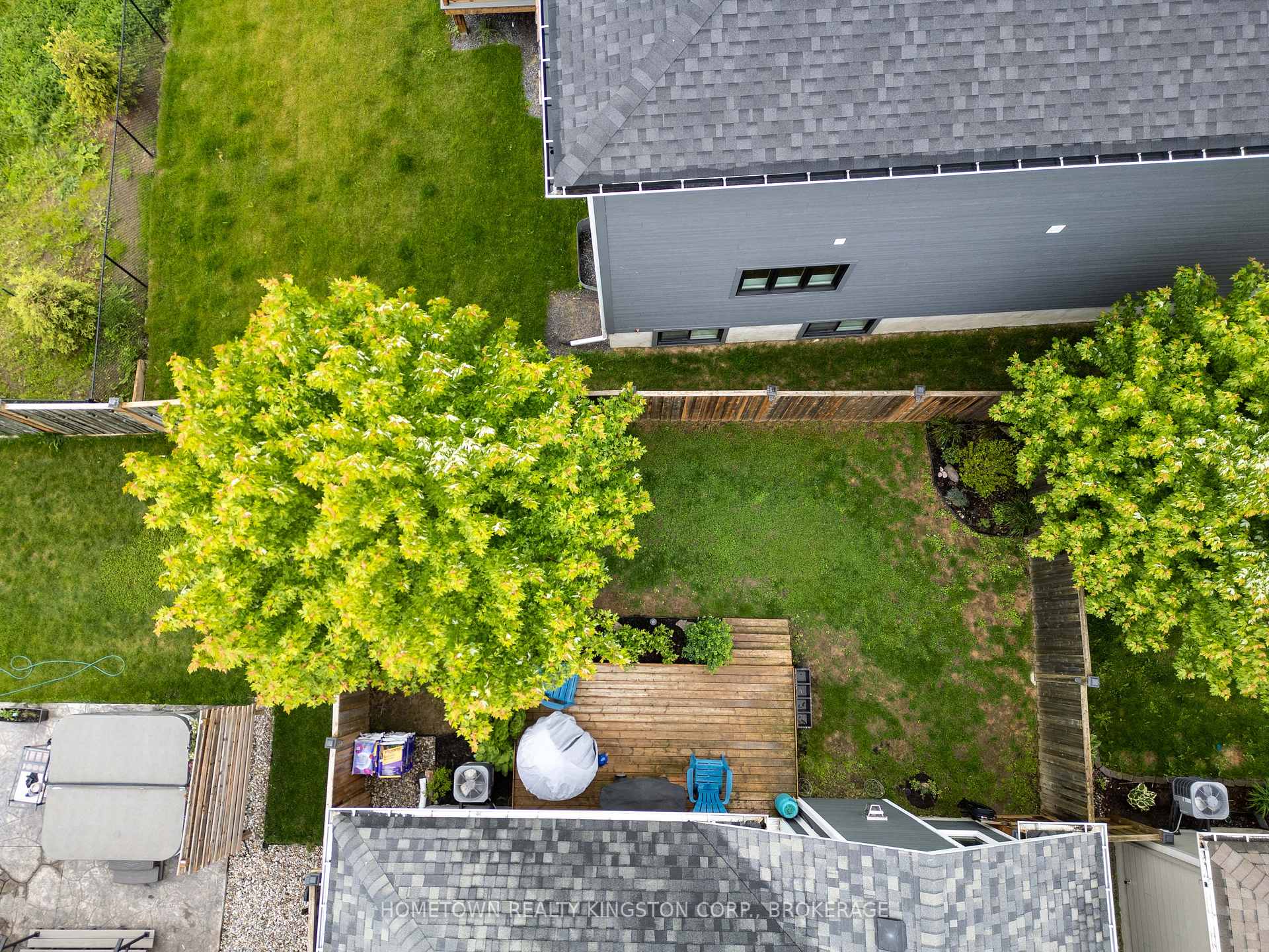 Photo 20 of 18 J Manitou Crescent E, Loyalist, Amherstview — HOMEH