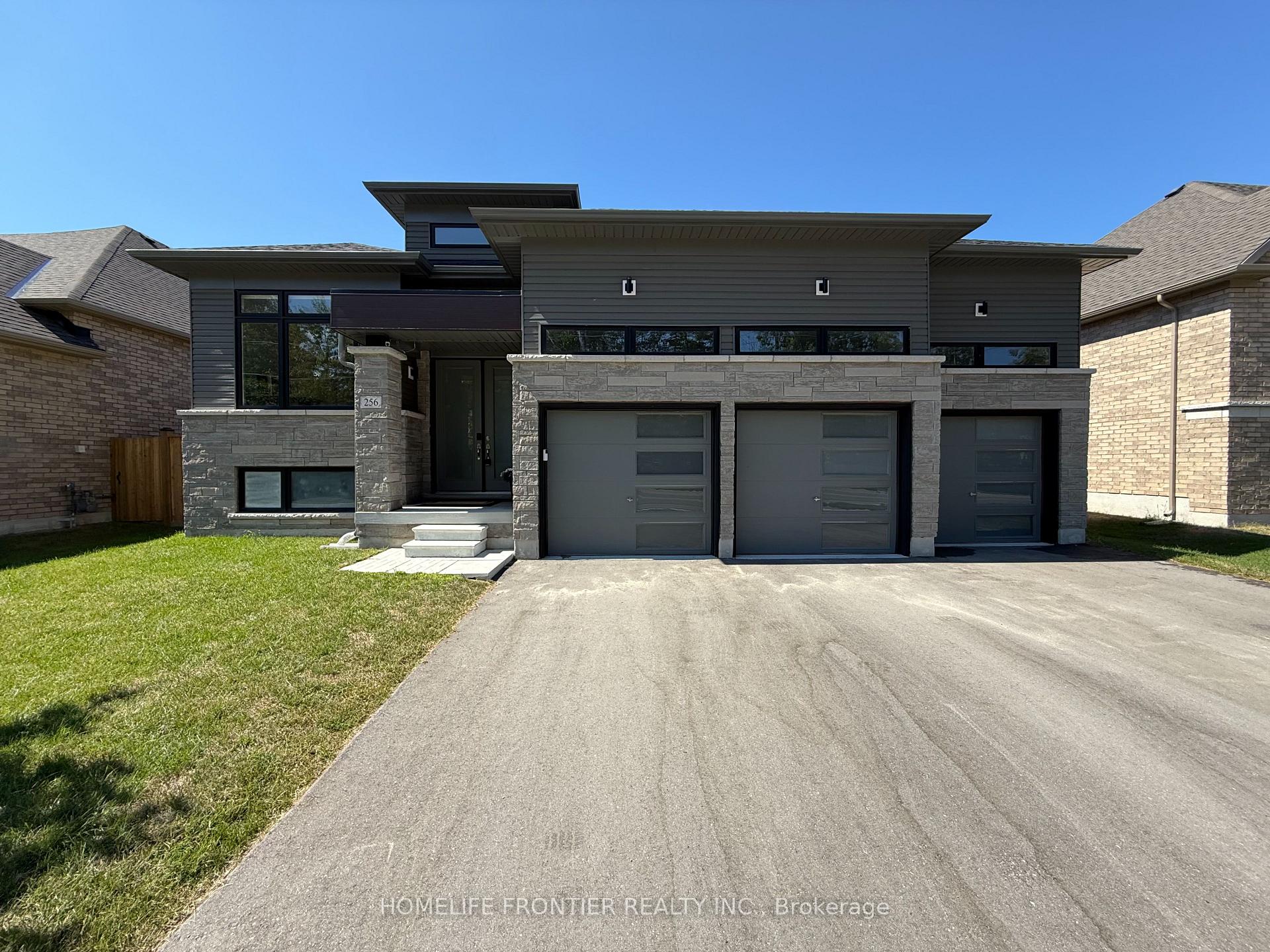 Photo 1 of 256 Ramblewood Drive, Wasaga Beach — HOMEH
