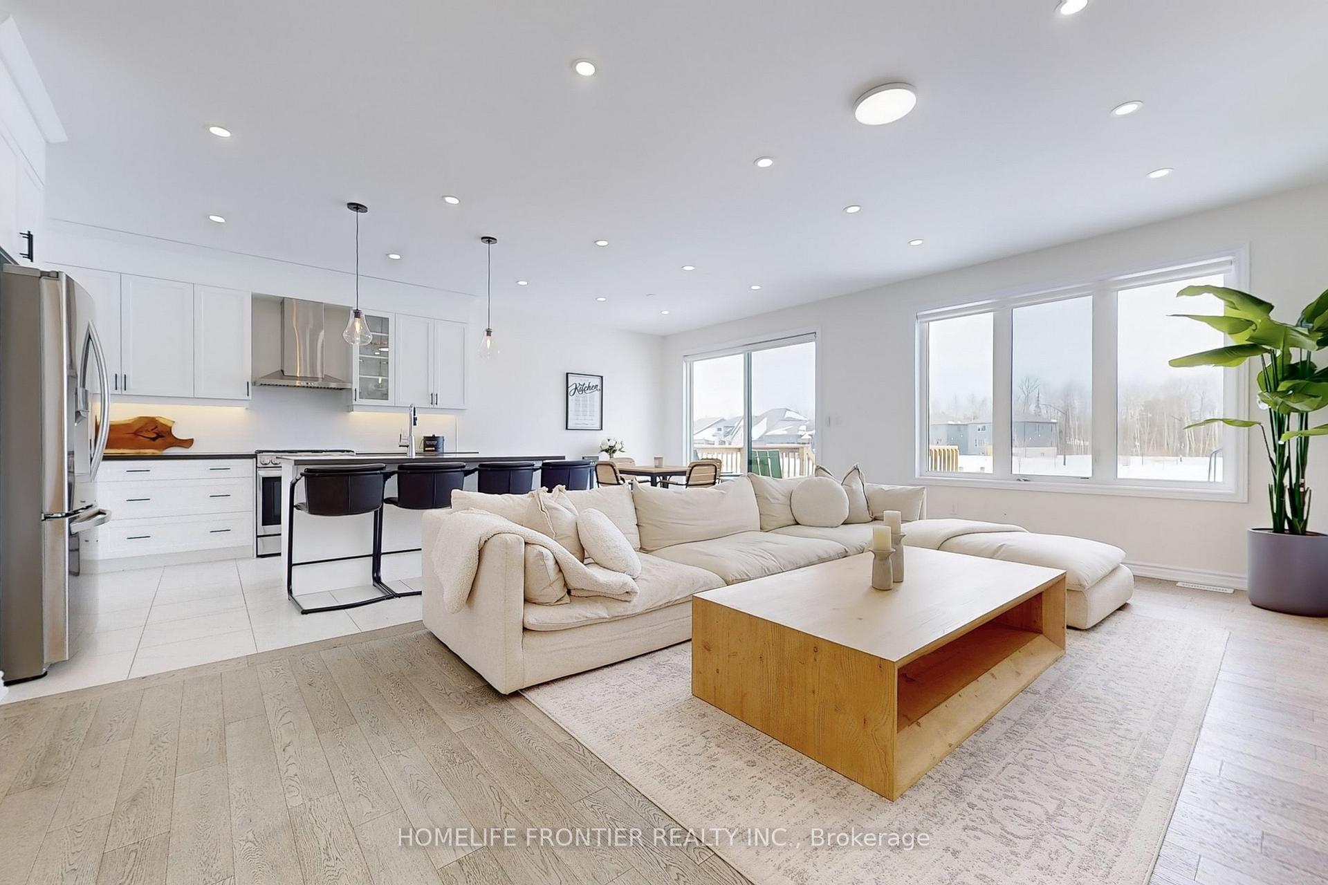 Photo 10 of 256 Ramblewood Drive, Wasaga Beach — HOMEH