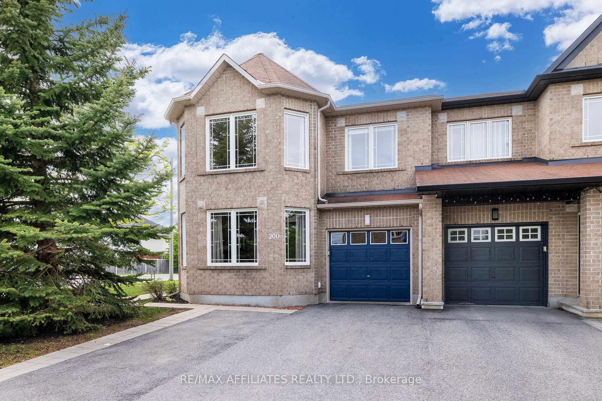 Photo 1 of 200 Moss Grove Street, Ottawa, Barrhaven - Strandherd — HOMEH