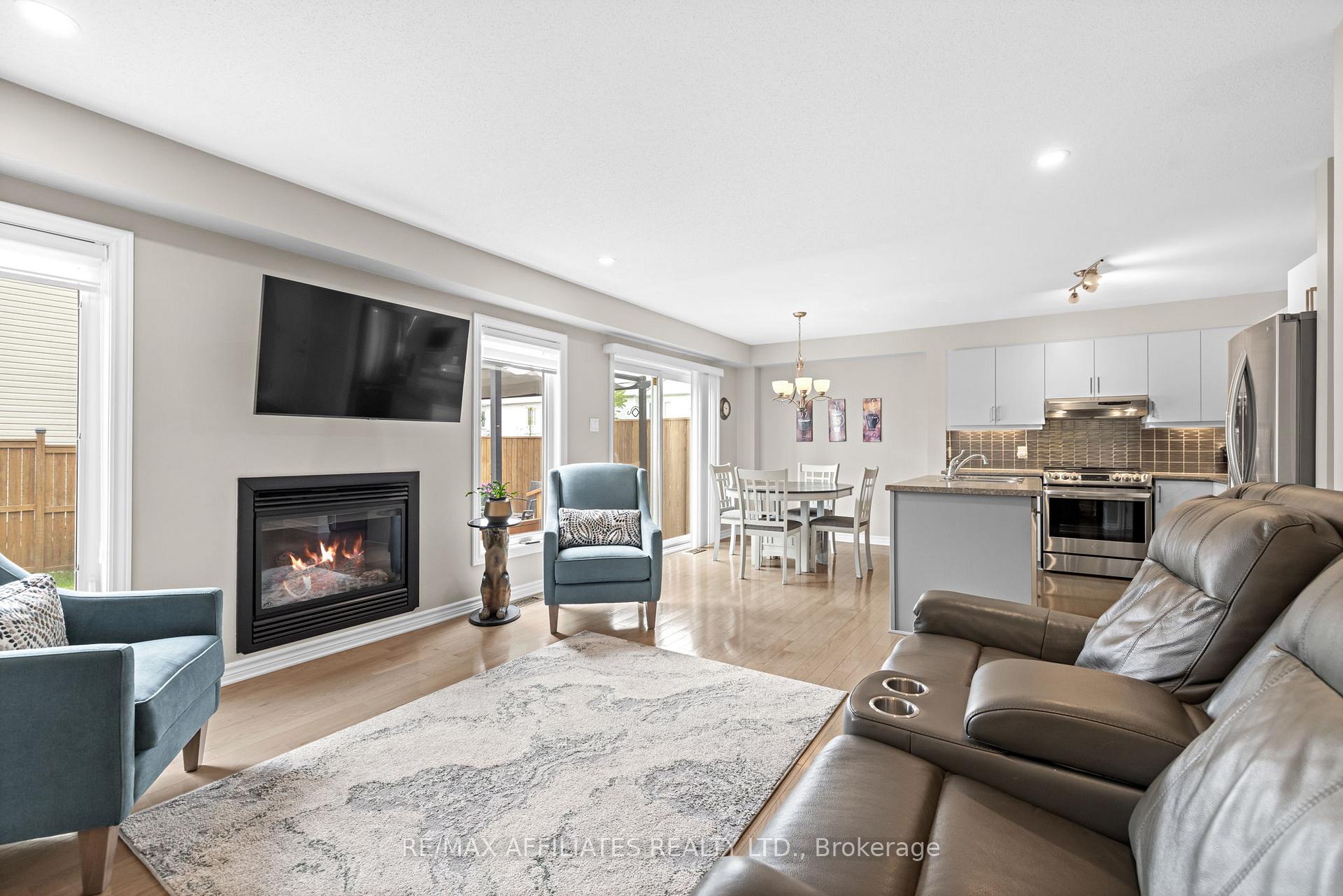 Photo 10 of 200 Moss Grove Street, Ottawa, Barrhaven - Strandherd — HOMEH