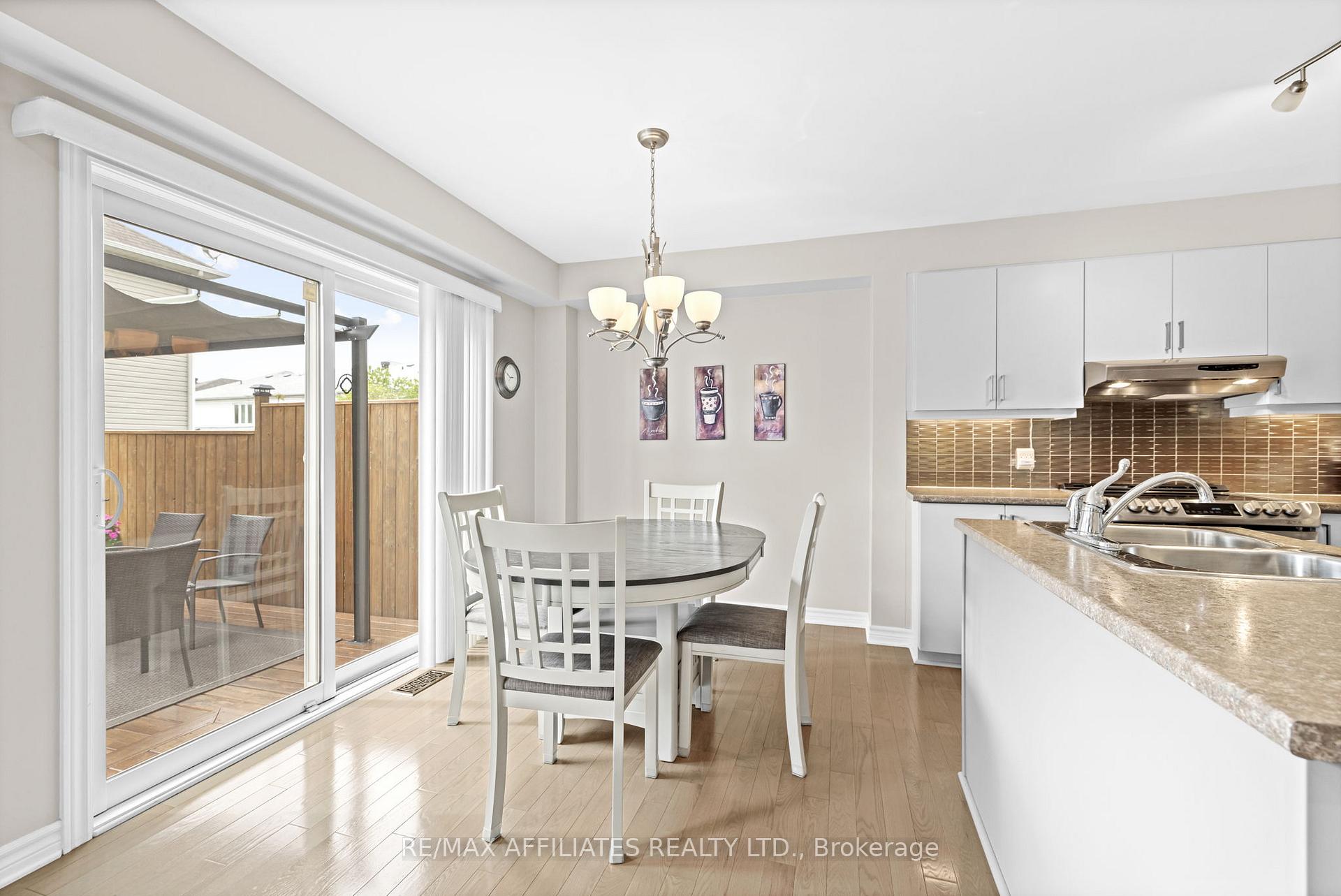 Photo 13 of 200 Moss Grove Street, Ottawa, Barrhaven - Strandherd — HOMEH