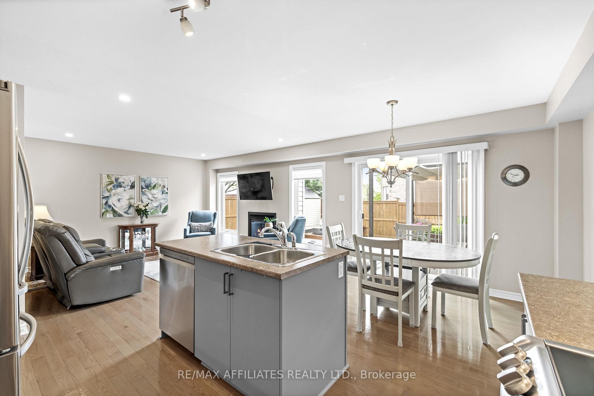 Photo 15 of 200 Moss Grove Street, Ottawa, Barrhaven - Strandherd — HOMEH