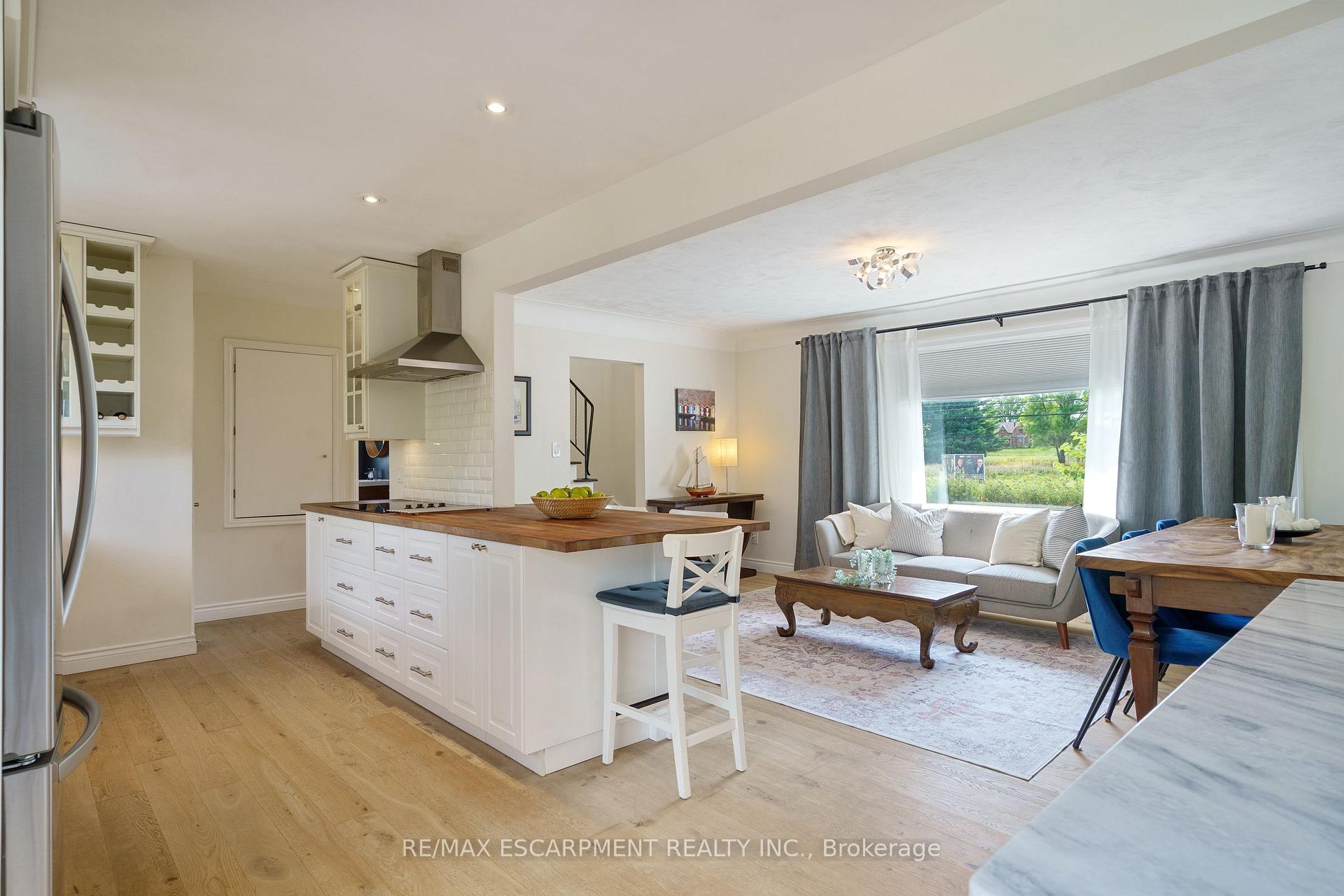 Photo 5 of 9604 Twenty Road W, Hamilton, Rural Glanbrook — HOMEH