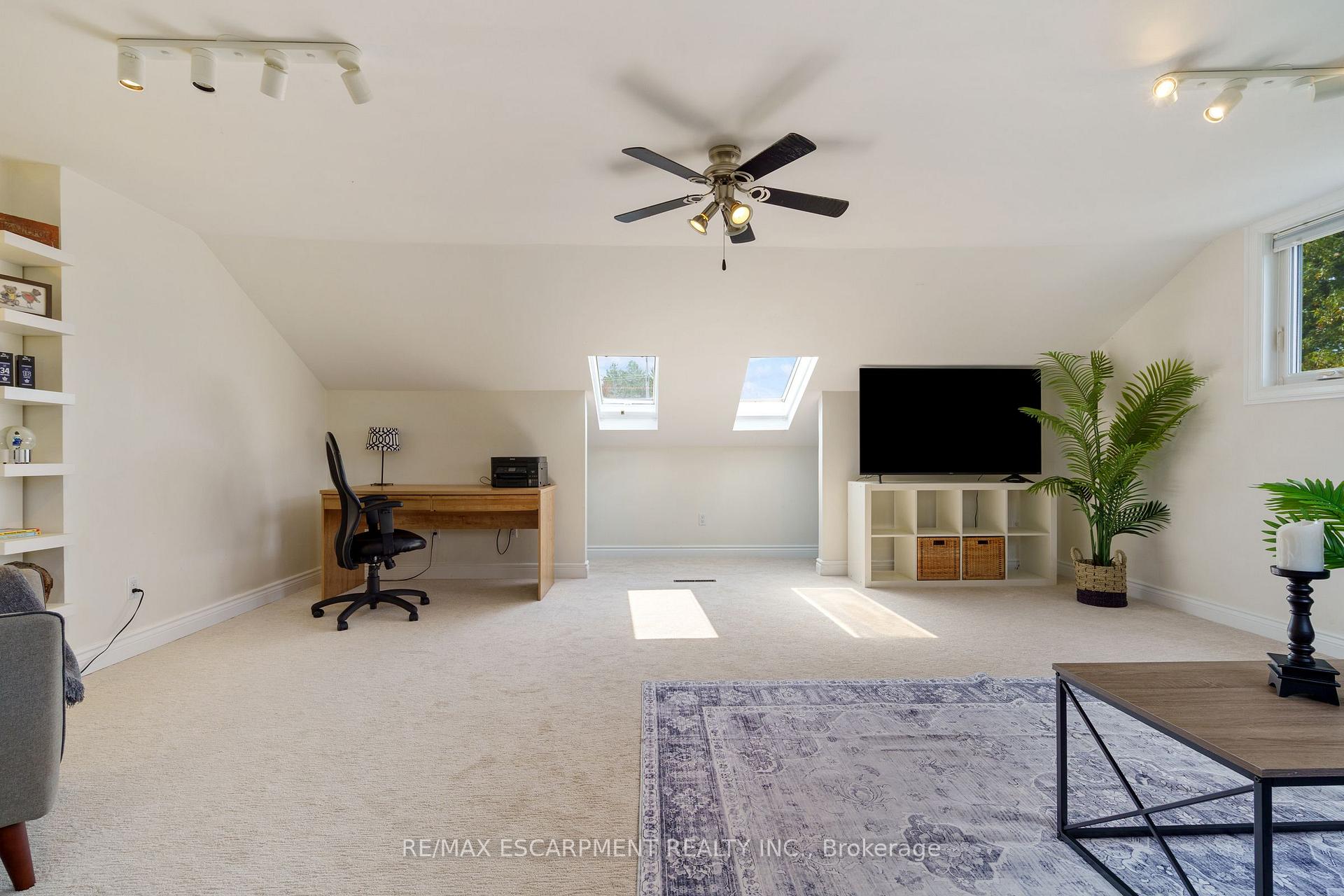 Photo 18 of 9604 Twenty Road W, Hamilton, Rural Glanbrook — HOMEH