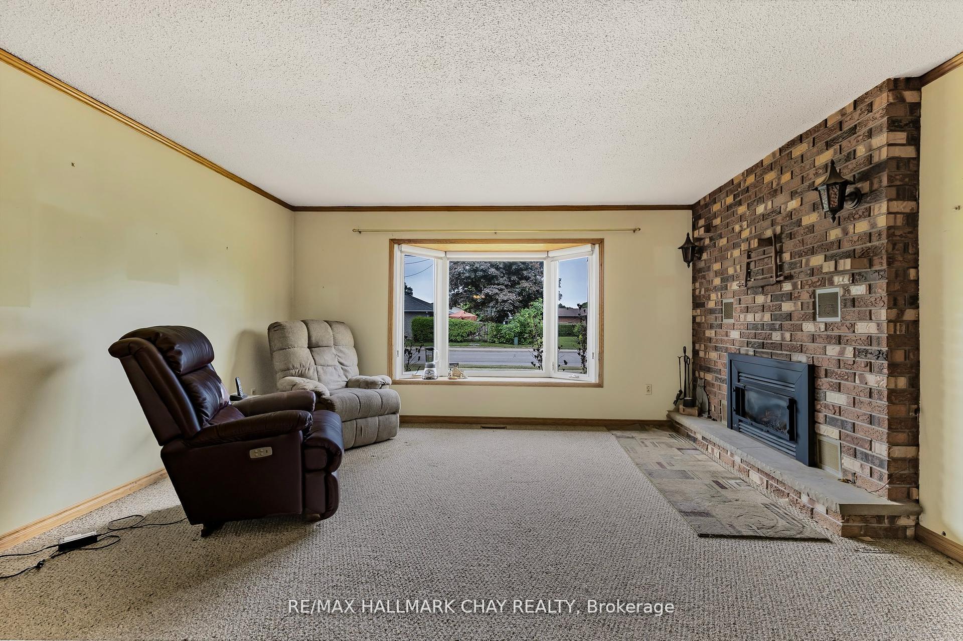 Photo 9 of 66 Queen Street E, Springwater, Elmvale — HOMEH