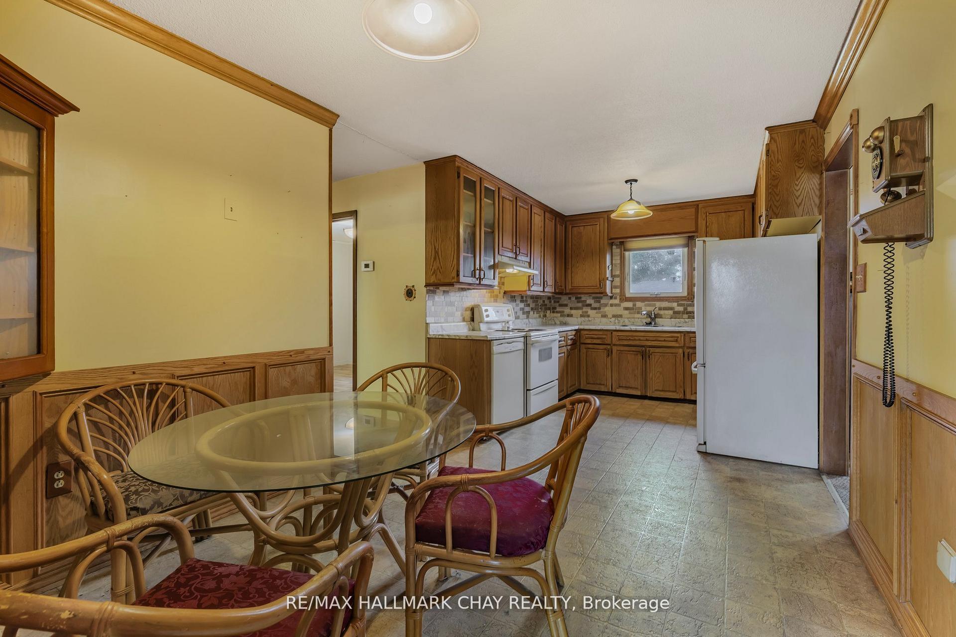 Photo 10 of 66 Queen Street E, Springwater, Elmvale — HOMEH