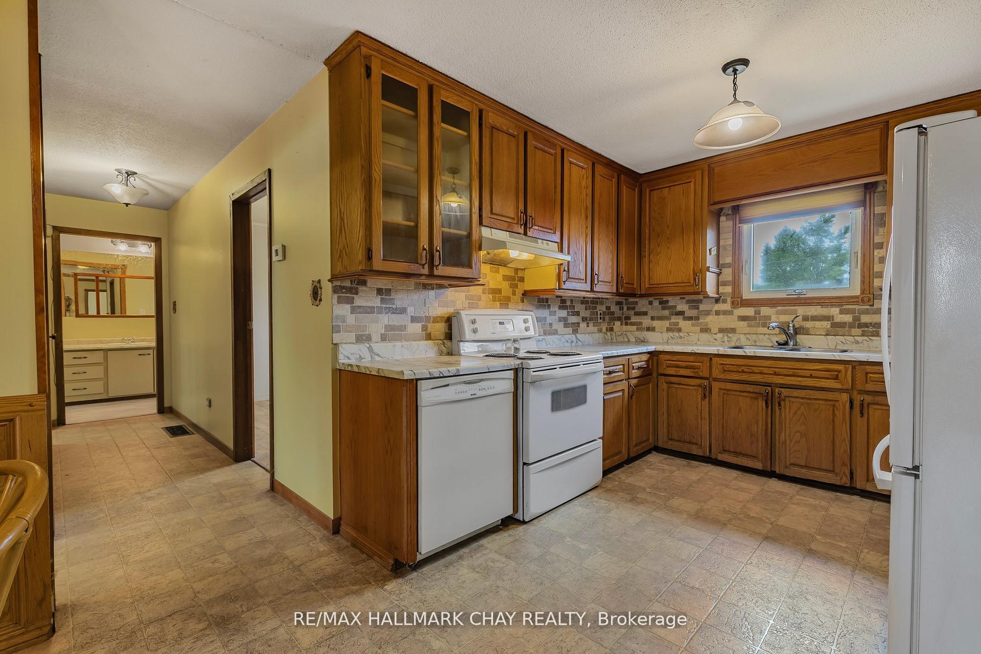 Photo 24 of 66 Queen Street E, Springwater, Elmvale — HOMEH