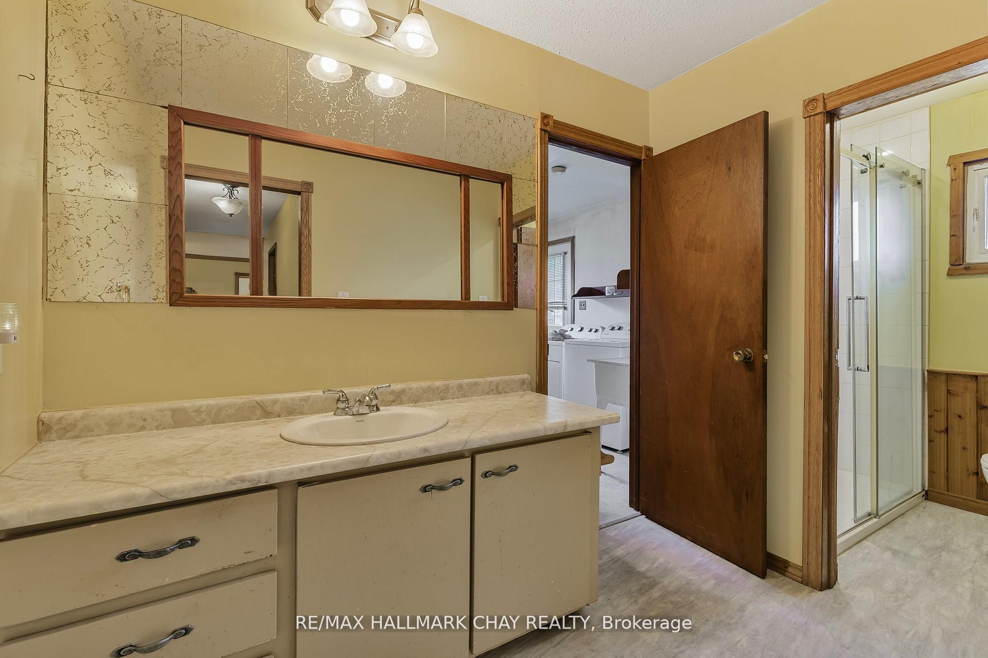Photo 19 of 66 Queen Street E, Springwater, Elmvale — HOMEH