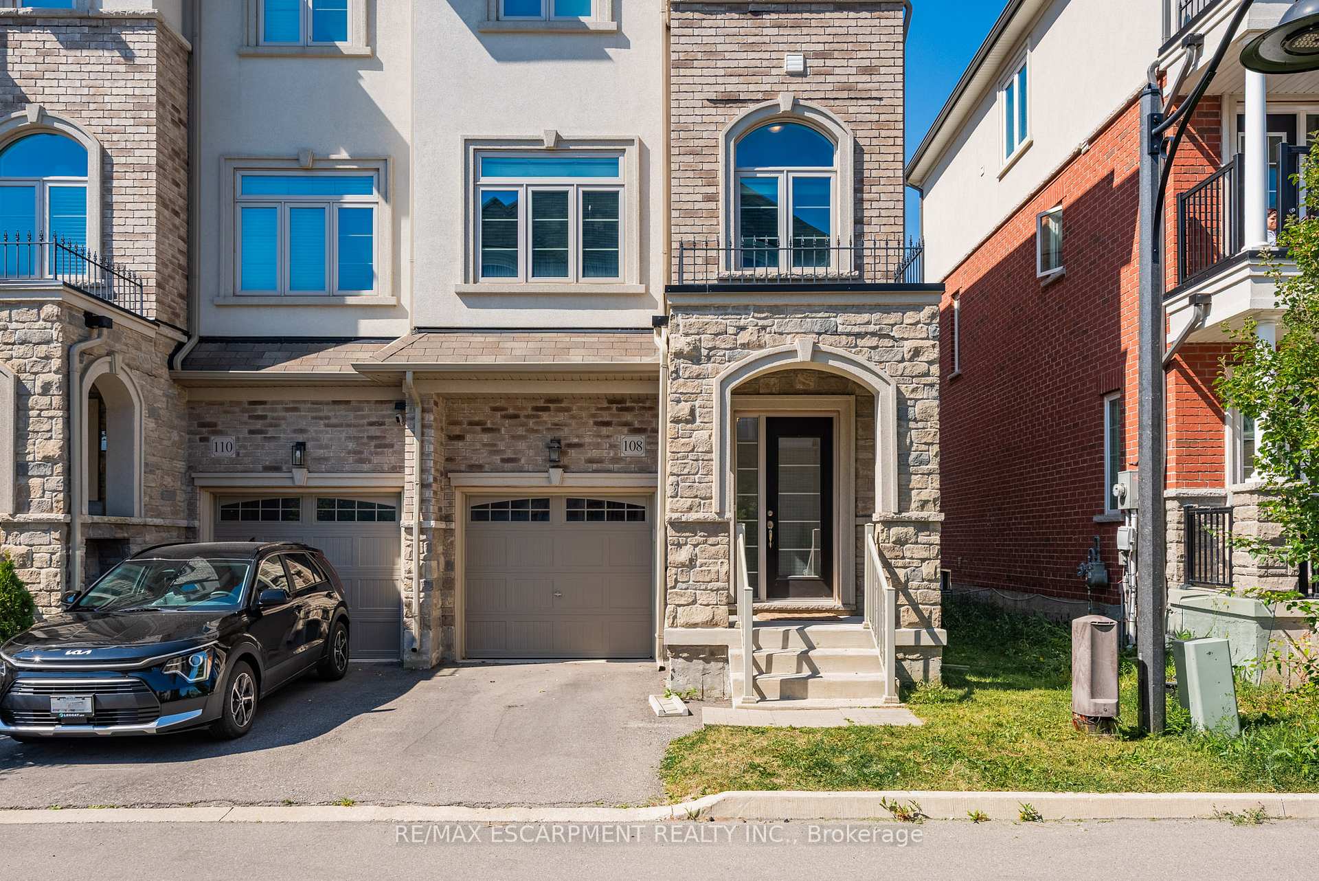 Photo 11 of 108 Borers Creek Circle, Hamilton, Waterdown — HOMEH