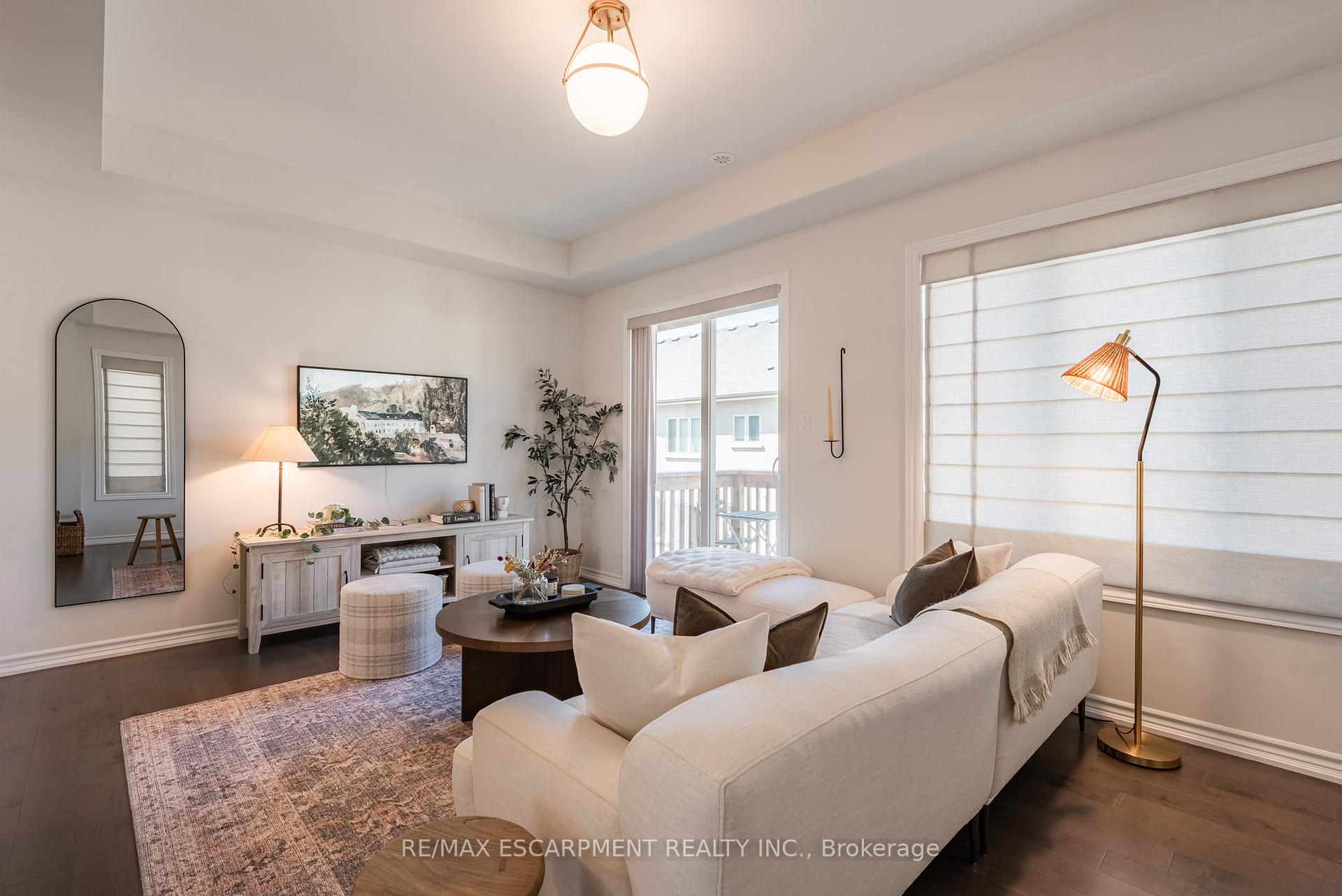 Photo 8 of 108 Borers Creek Circle, Hamilton, Waterdown — HOMEH
