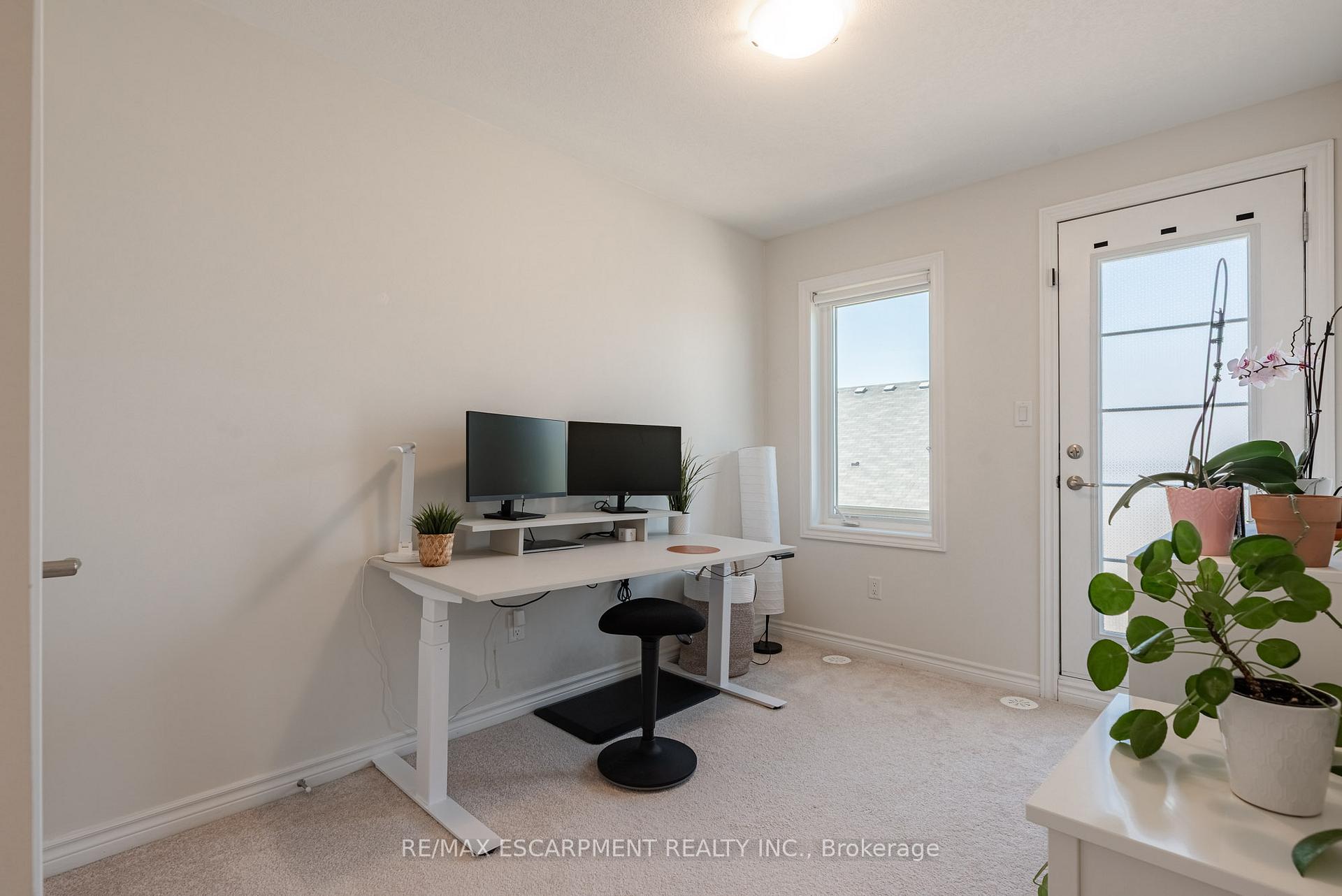 Photo 18 of 108 Borers Creek Circle, Hamilton, Waterdown — HOMEH