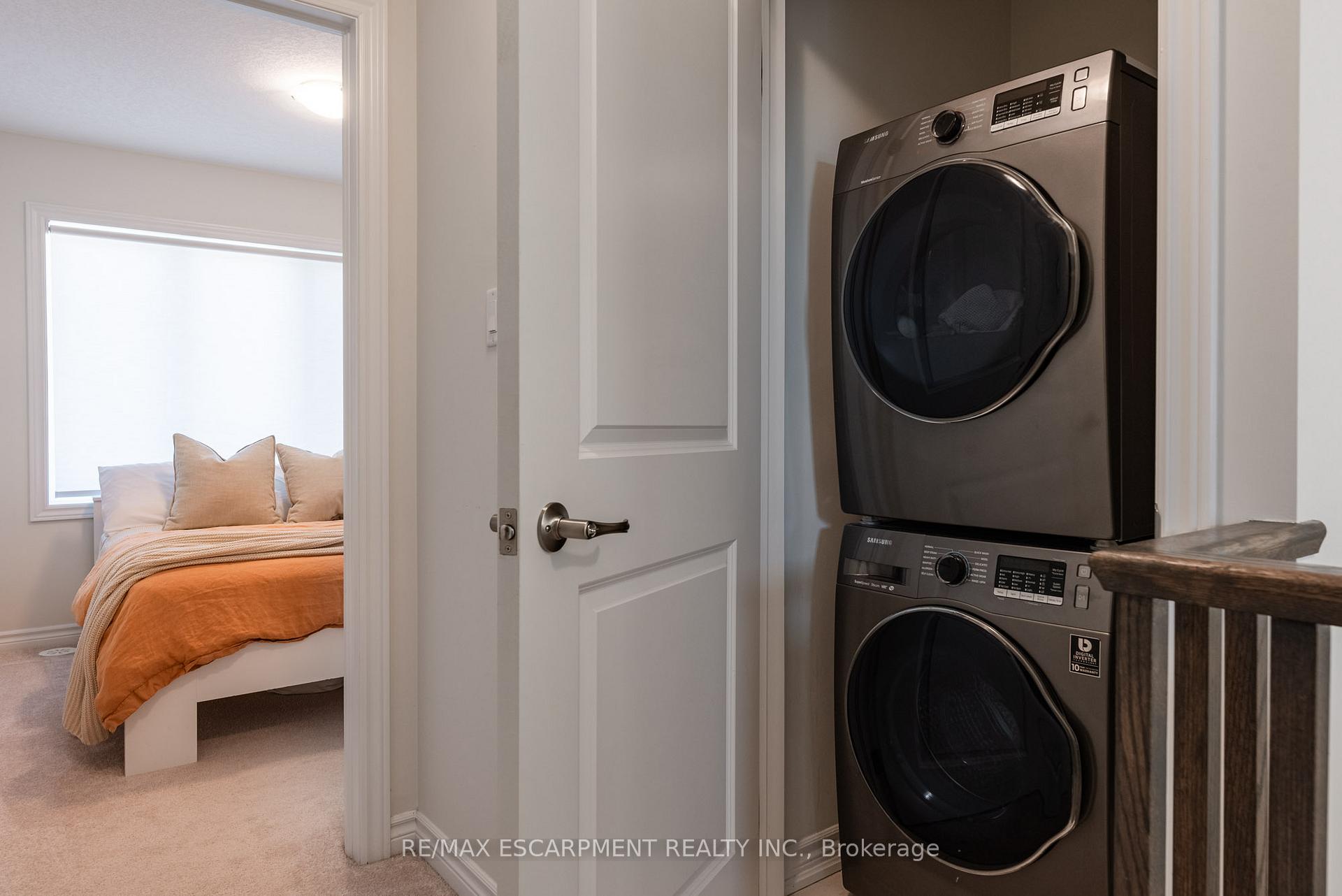 Photo 30 of 108 Borers Creek Circle, Hamilton, Waterdown — HOMEH
