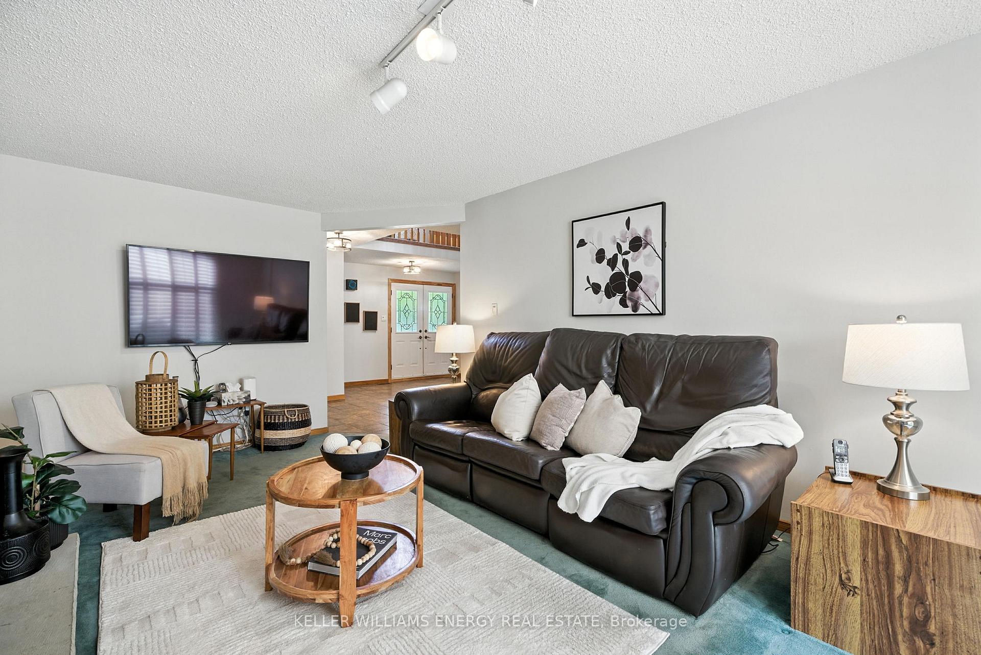 Photo 15 of 49 Cairns Drive, Markham, Raymerville — HOMEH