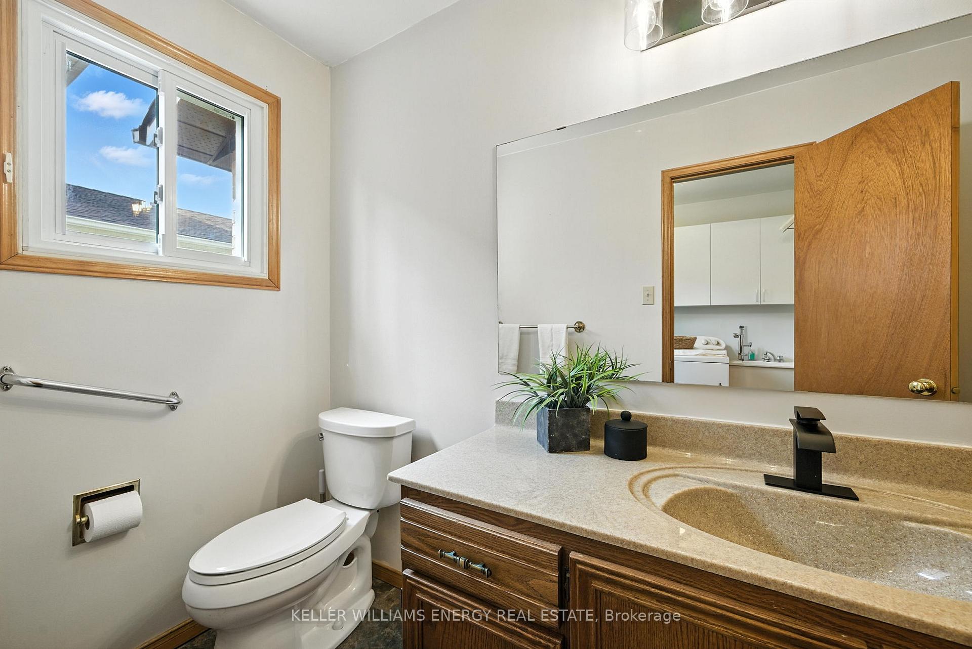 Photo 23 of 49 Cairns Drive, Markham, Raymerville — HOMEH