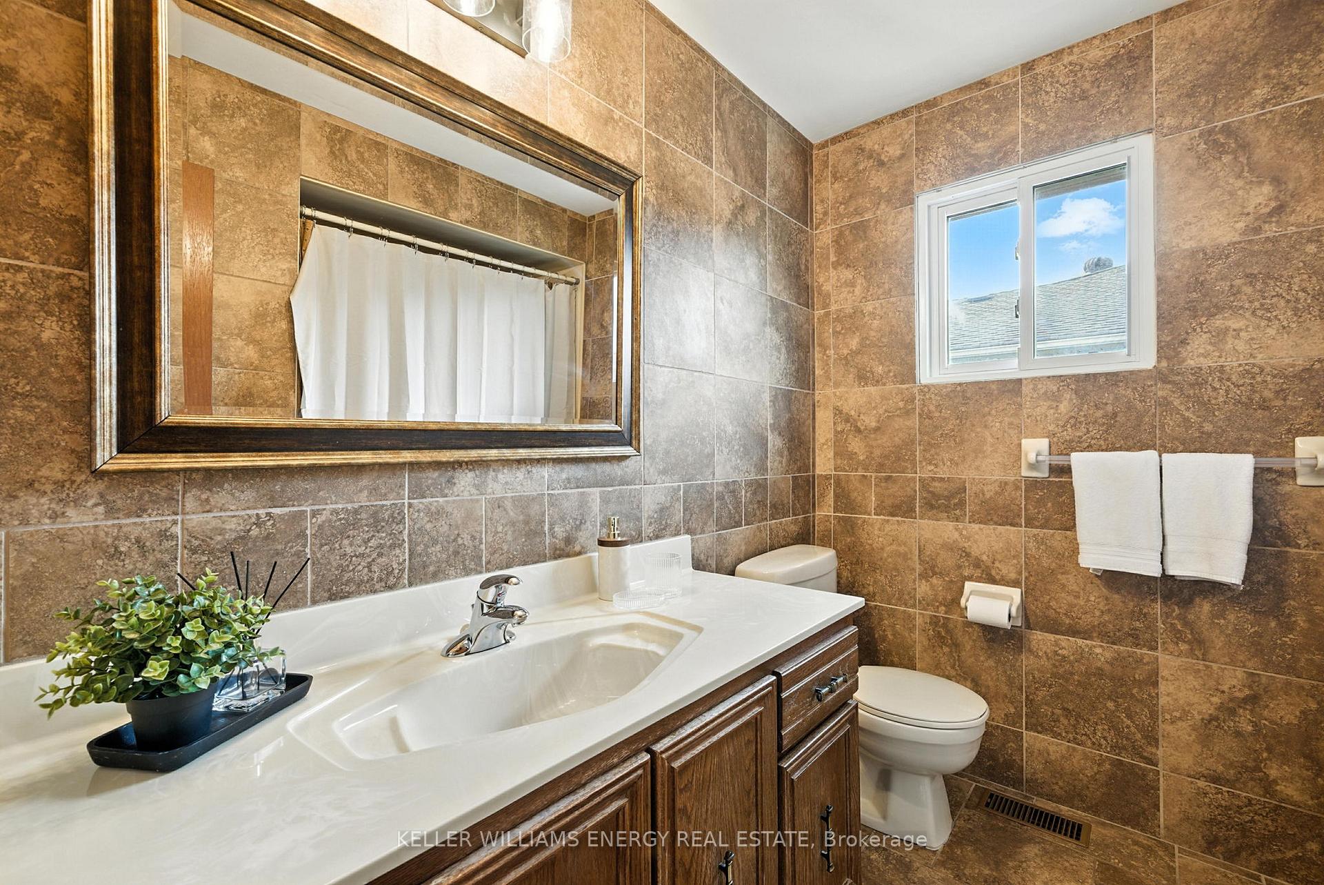 Photo 36 of 49 Cairns Drive, Markham, Raymerville — HOMEH