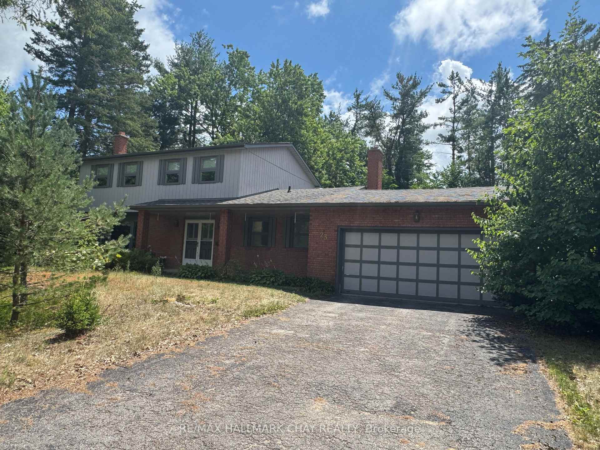 Photo 1 of 23 Cedar Creek Road, Springwater, Midhurst — HOMEH