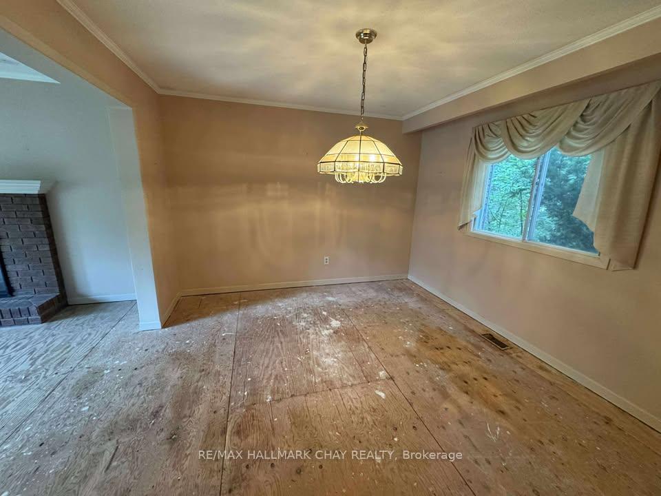 Photo 6 of 23 Cedar Creek Road, Springwater, Midhurst — HOMEH