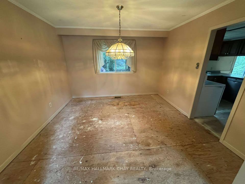 Photo 9 of 23 Cedar Creek Road, Springwater, Midhurst — HOMEH
