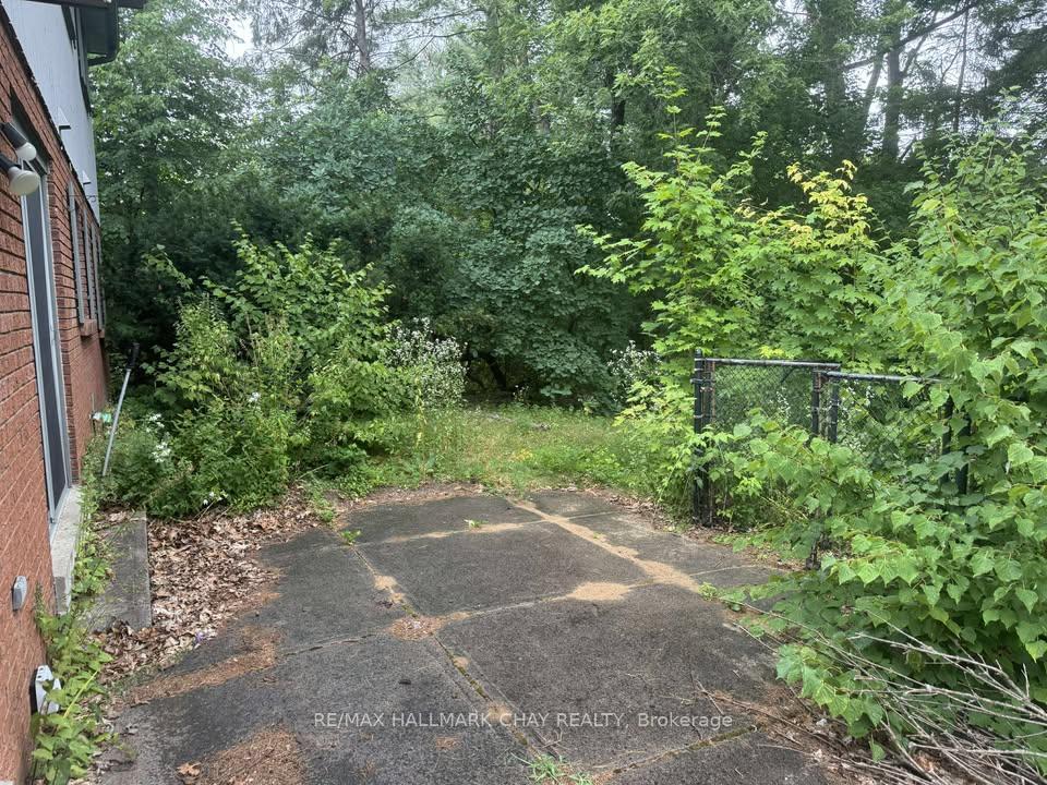 Photo 35 of 23 Cedar Creek Road, Springwater, Midhurst — HOMEH