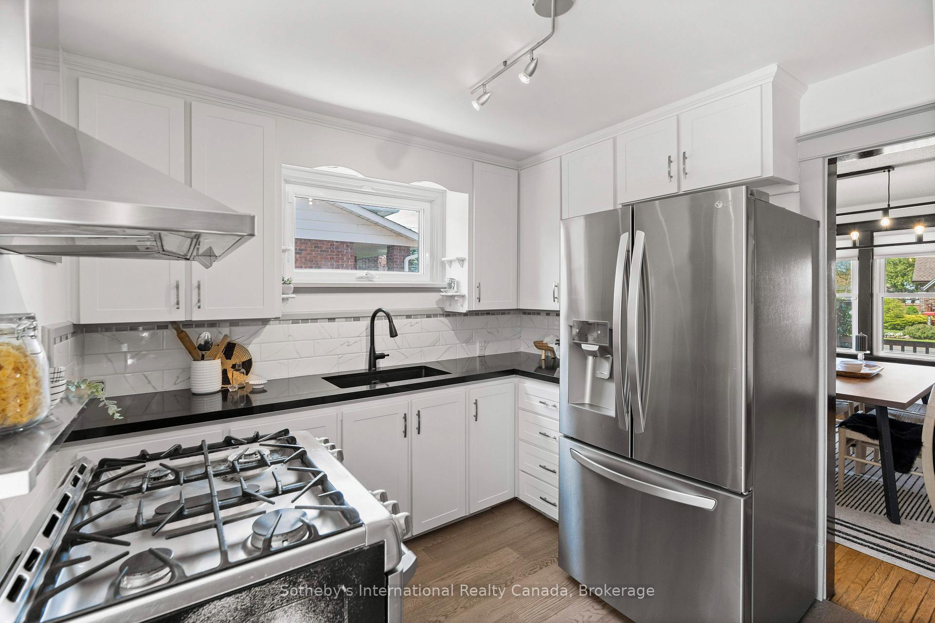 Photo 9 of 122 Lake Avenue Drive, Hamilton, Stoney Creek — HOMEH