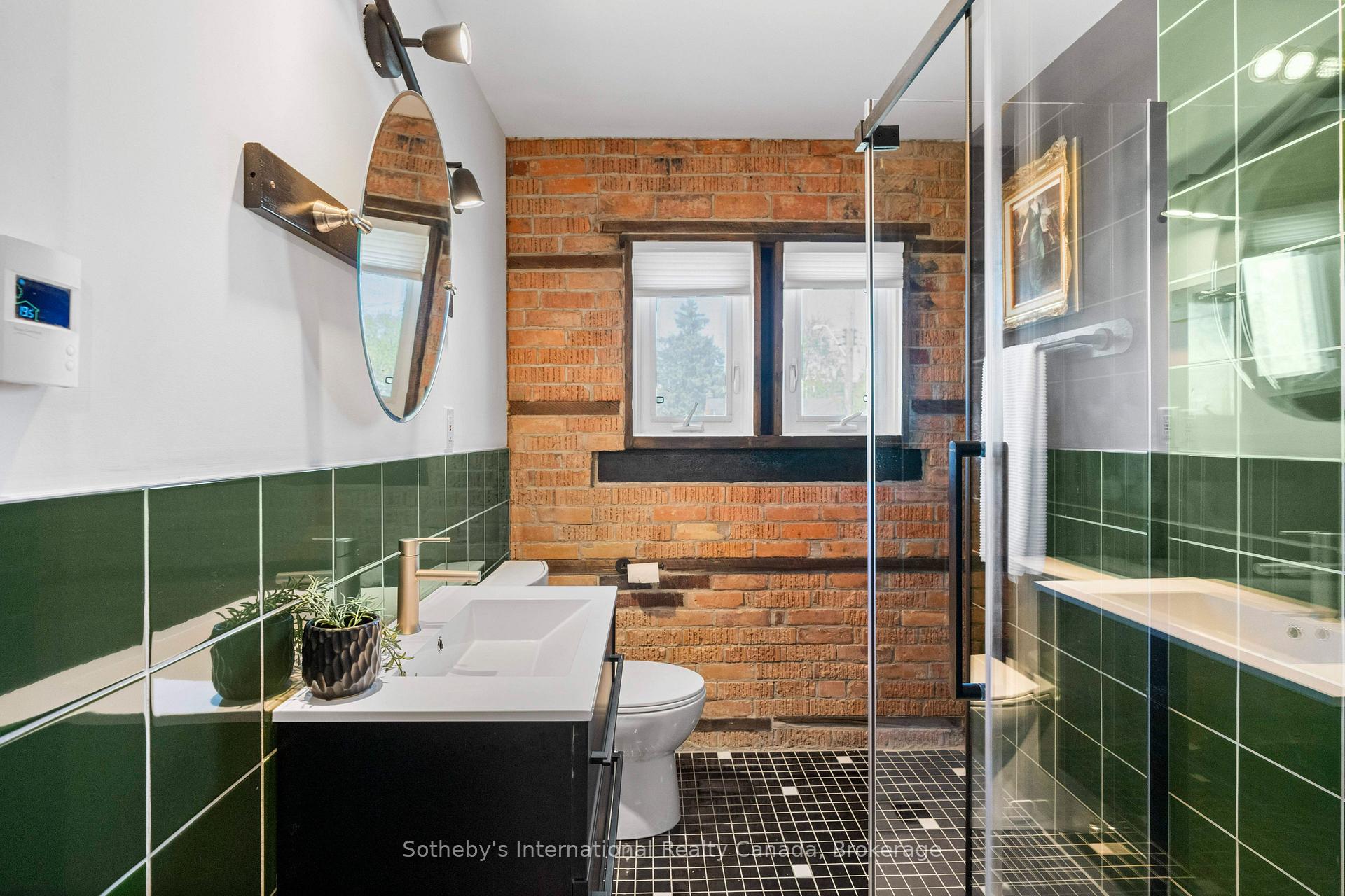 Photo 10 of 122 Lake Avenue Drive, Hamilton, Stoney Creek — HOMEH
