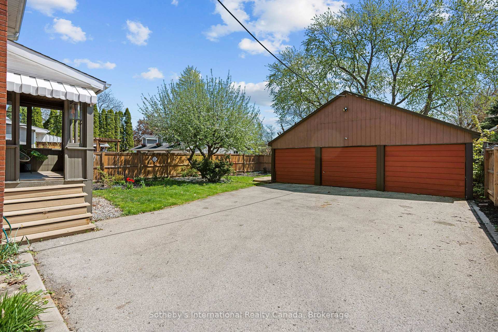 Photo 27 of 122 Lake Avenue Drive, Hamilton, Stoney Creek — HOMEH