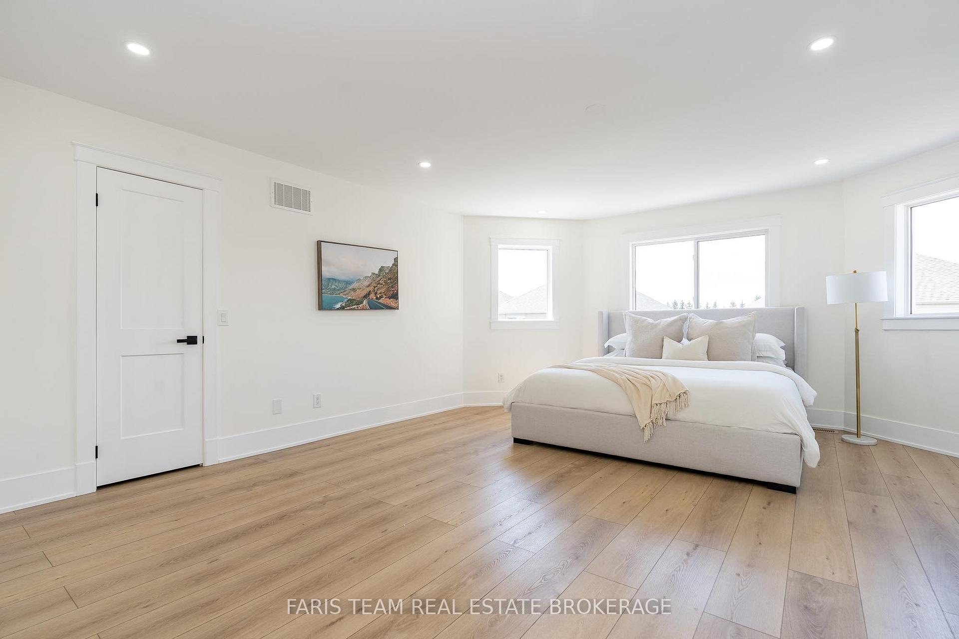Photo 12 of 58 Girdwood Drive, Barrie, Holly — HOMEH