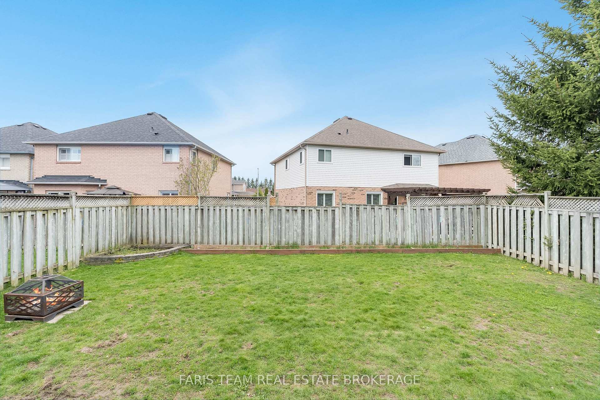 Photo 21 of 58 Girdwood Drive, Barrie, Holly — HOMEH